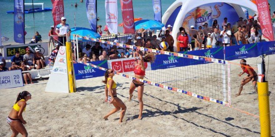 Derince´de Plaj Voleybolu heyecanı
