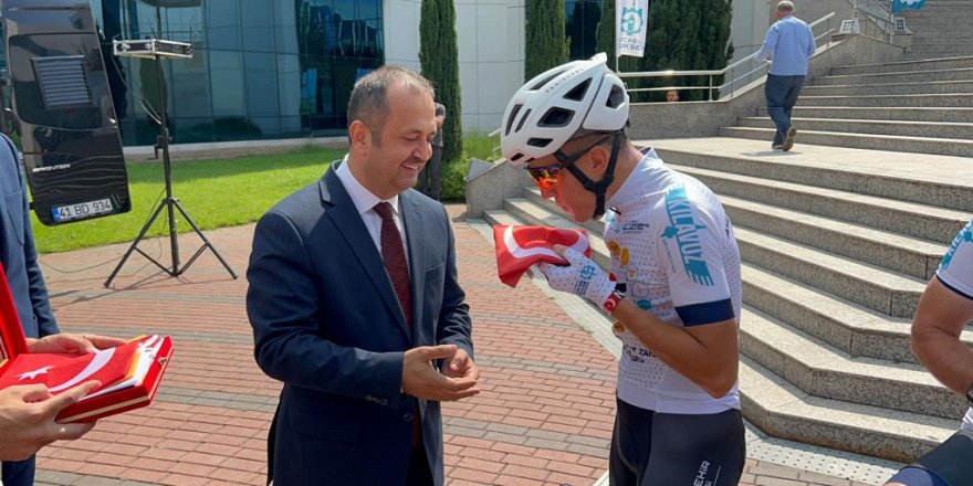 Bayrağı Malazgirt’e kadar taşıyacaklar