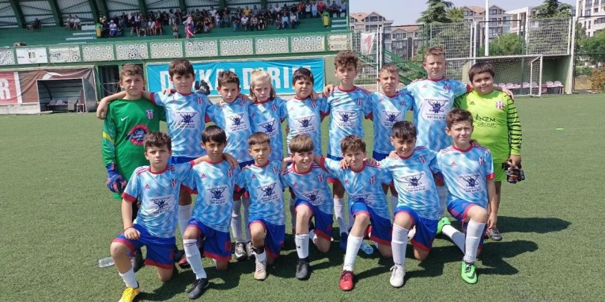 Tavşantepe’nin minikleri Bursa’da final oynadı