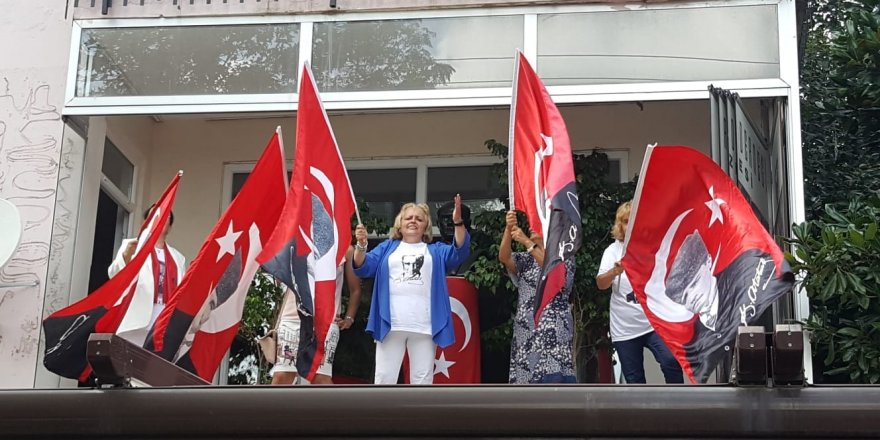 82’den beri bahçede 95’den beri balkonda