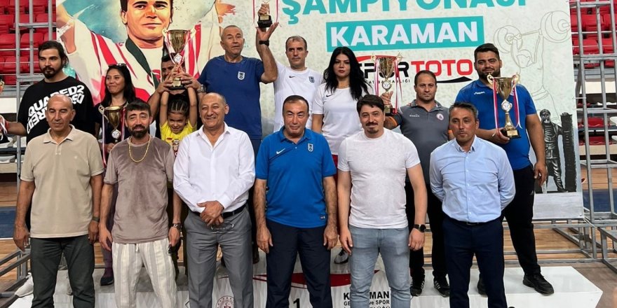 Halterde Türkiye’nin en iyi takımlarında biri Kağıtspor