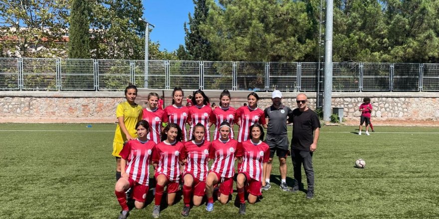 Körfez GB’nin kadın futbolcuları 3.Lig’e hazırlanıyor