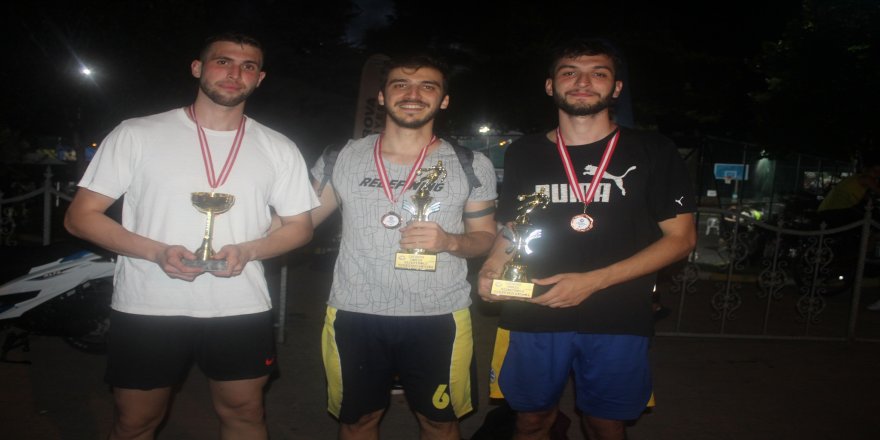 5 maç peşpeşe yedeksiz oynadık. Zirveyi ıskaladık