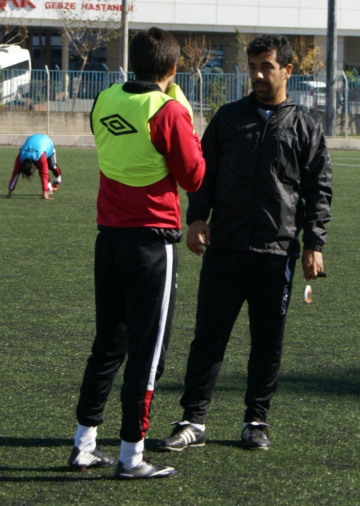 KAPUSUZ İŞİ BİLİYOR