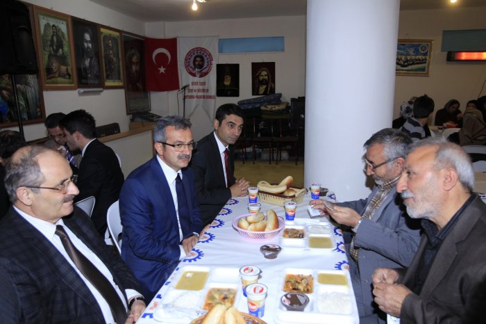 Protokol üyeleri canların iftarına konuk oldu