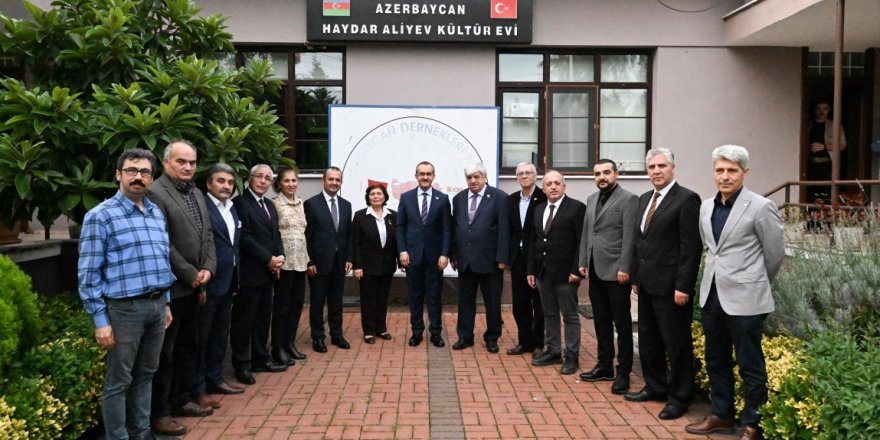 Vali Yavuz, Aliyev Kültür Evini Ziyaret Etti