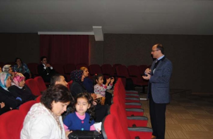 Özel Bilge’de velilere yönelik seminerler devam ediyor