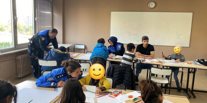 Polis ve öğrenci abileri, onlara yalnız olmadıklarını hissettirdi