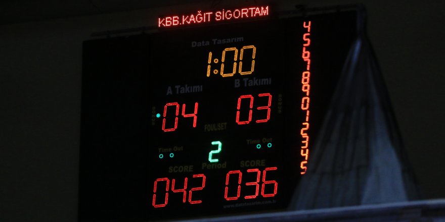 Skorboard arızası maçları erteletiyor