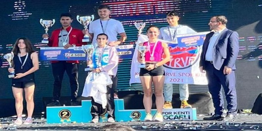 Atletler Cumhuriyet Koşusuna damga vurdu