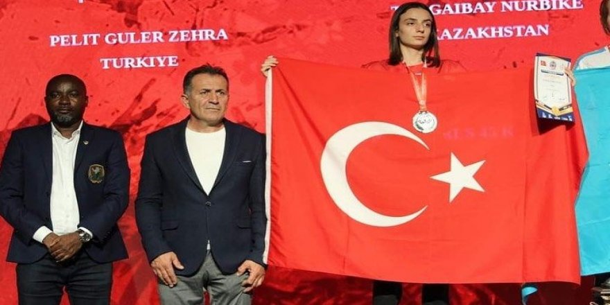 Dünya Bilek Güreşi'ne sporcularımız damga vurdu