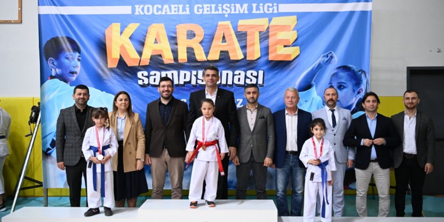 Karate şampiyonası ödülleri verildi