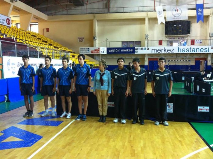 Masa tenisine  Sarkuysan damgası