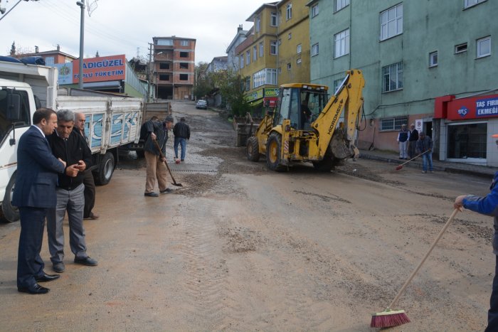 Dilovası’nda sokaklar temizleniyor