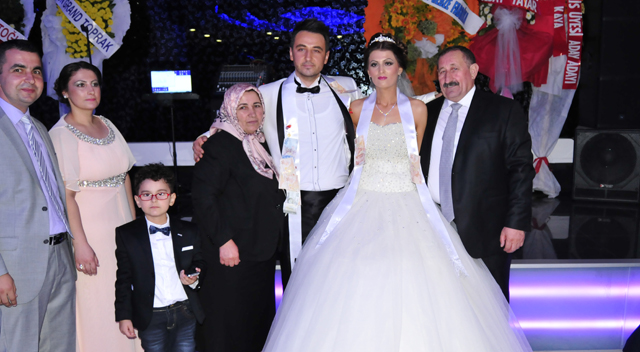 CHP TAM KADRO BU DÜĞÜNDE BULUŞTU
