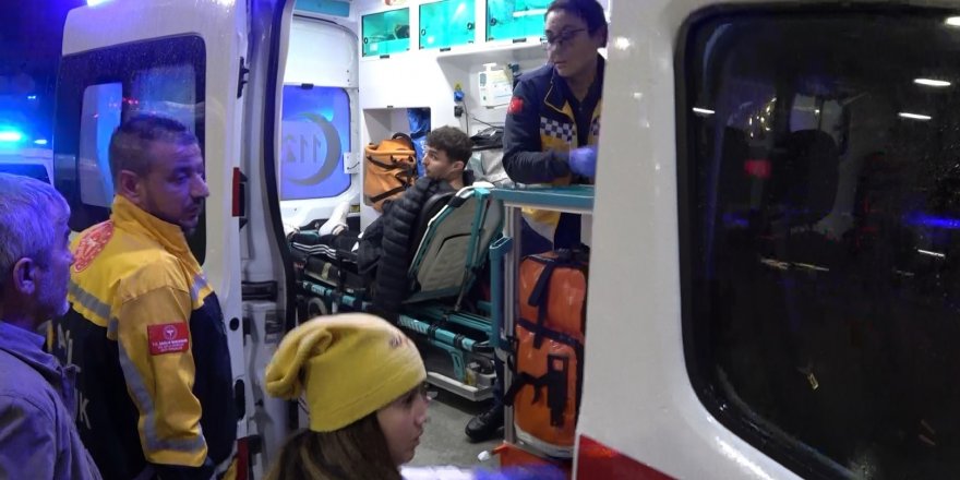 Yolda yürüyen şahsı bıçaklayıp kayıplara karıştılar