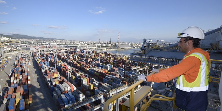 "Ağır ve pahalı" yükler dünyadaki alıcılarına gönderiliyor