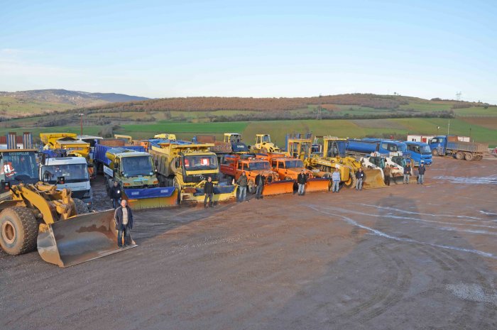 Karla mücadele ekipleri hazır bekliyor