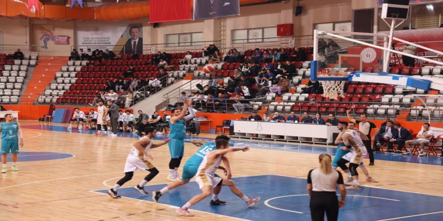 ÇESK’i pizzacı boğalar frenledi: 75 – 82