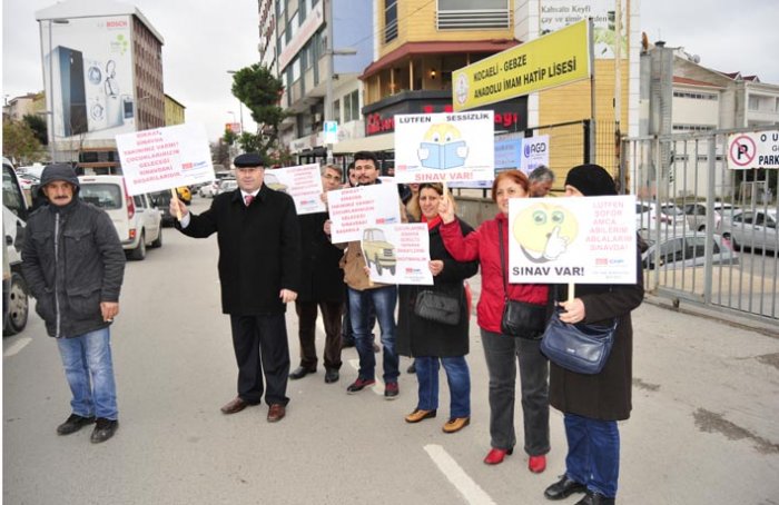 “Çocuklar yarış atına döndü”