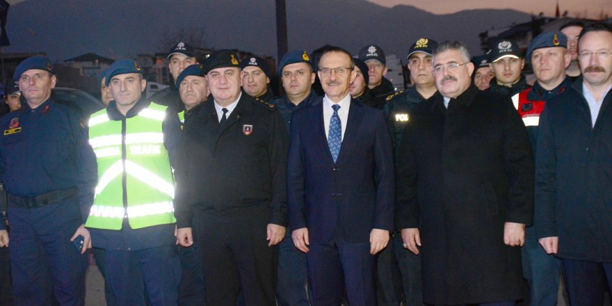 Vali Yavuz, yılbaşı akşamı kamu personellerini yalnız bırakmadı