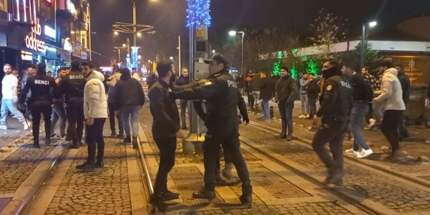 Yeni yılın ilk saatlerinde yumruklar havada uçuştu