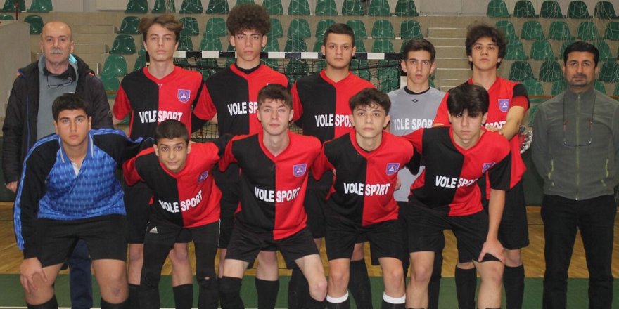 Futsalda yenilen eleniyor