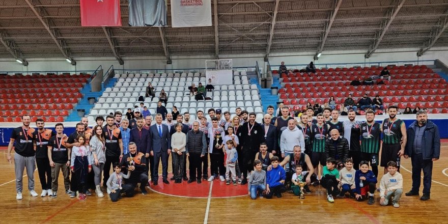 Değirmenderespor Basketbol Takımı Kocaeli şampiyonu
