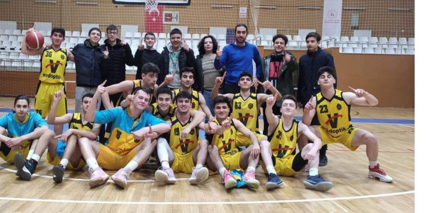 Karamürsel Gençlik U-18’lerde final grubunda
