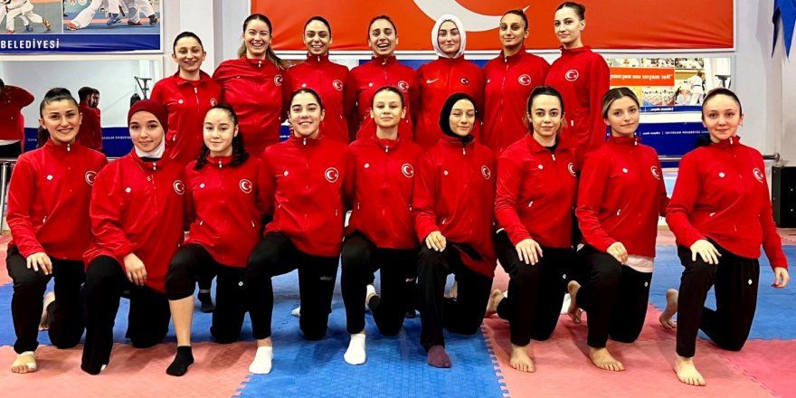 Kağıtsporlu kareteciler dünyanın altın organizasyonunda