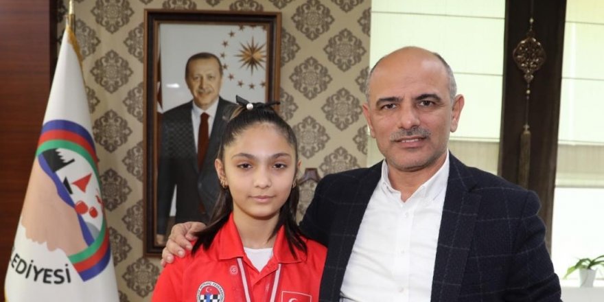 Başkan Söğüt şampiyonları ağırladı