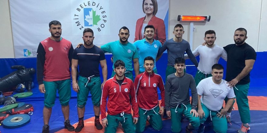 Güreşçiler yeni sezonu iple çekiyor