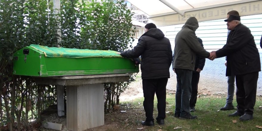 Genç kadın toprağa verildi