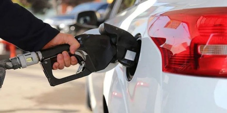 Benzinin ardından motorine de zam geldi