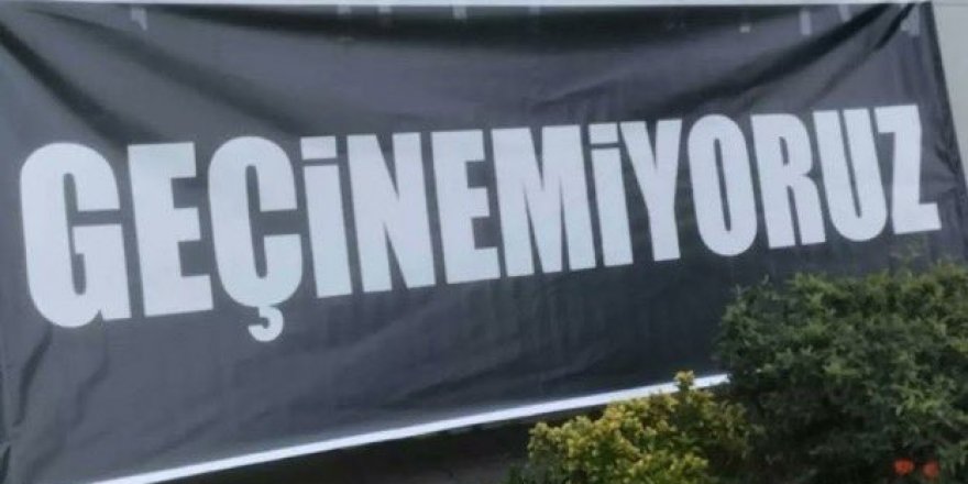 TÜPRAŞ işçileri ‘Geçinemiyoruz’ pankartı astı