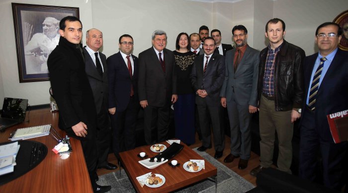 Başkan Karaosmanoğlu’dan iadeyi ziyaretler