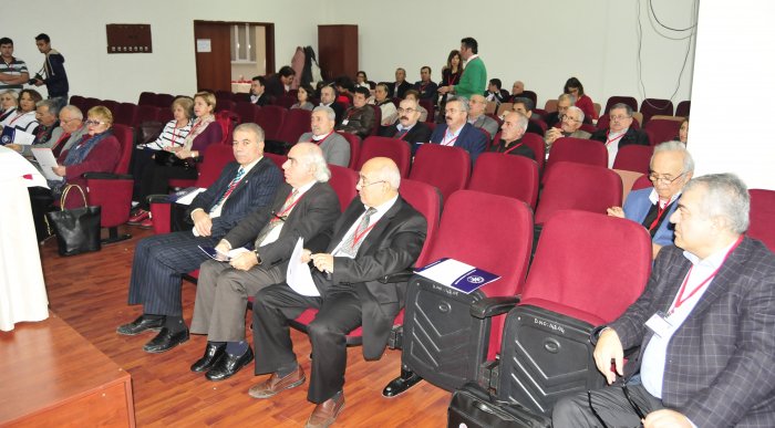 Politik dönüşümlerin nedenleri tartışıldı