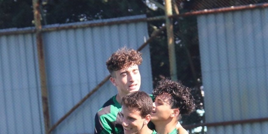 Kocaelispor U17 liderliği bırakmıyor