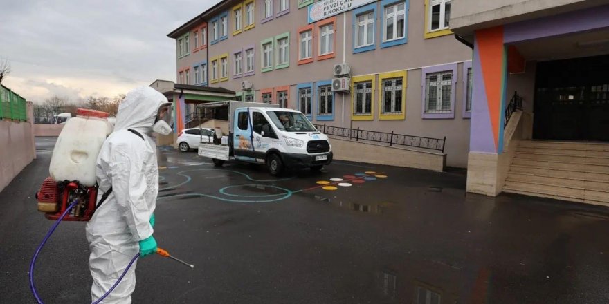 Okullar dezenfekte ediliyor