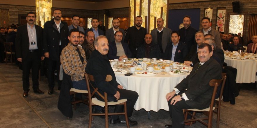 Vanlılar geleneksel kahvaltıda hasret giderdi