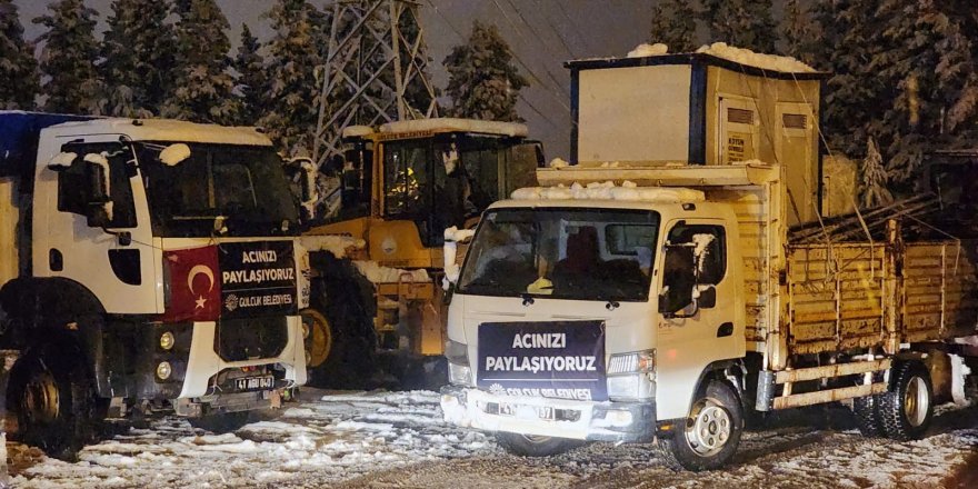 Deprem bölgesine 15 tır dolusu yardım