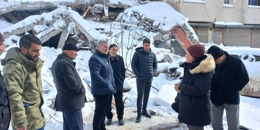 Hürriyet, depremzedelerin yanında