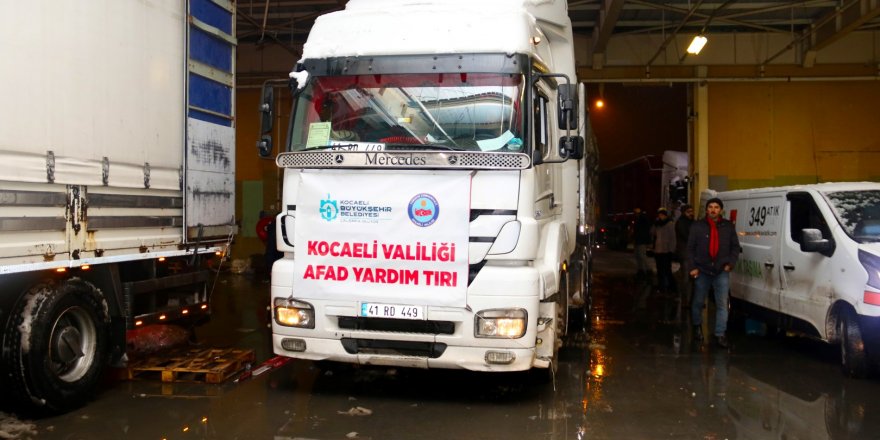 Deprem bölgesine 60 TIR yardım gönderildi