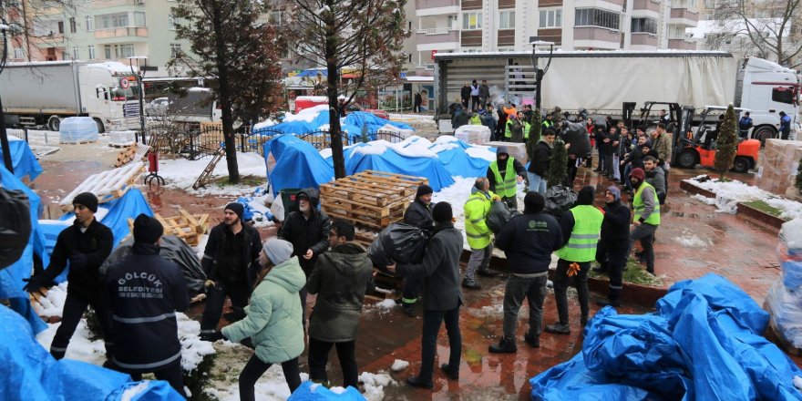 Depremzedeler için tek yürek oldular