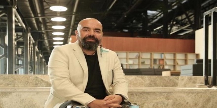 Ufuk Koçak depremzedelere destek oluyor