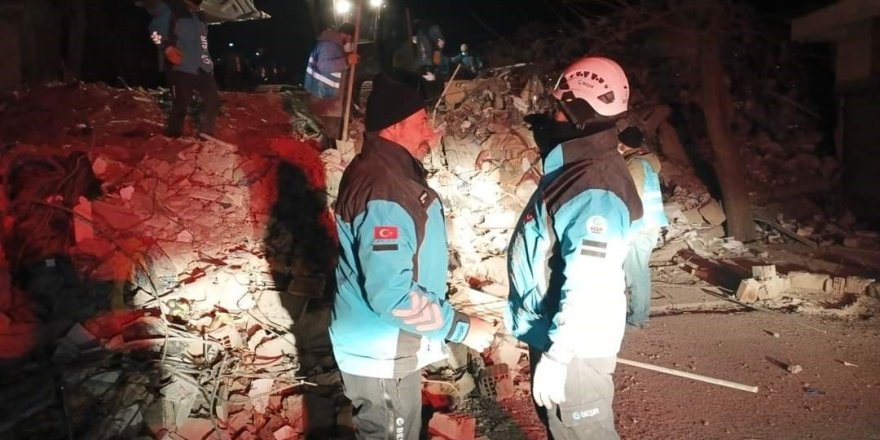 Deprem bölgesinde kalp krizi geçirerek hayatını kaybetti