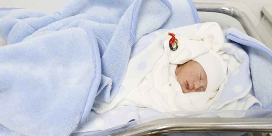 Depremzede annenin bebeği Kocaeli'de doğdu