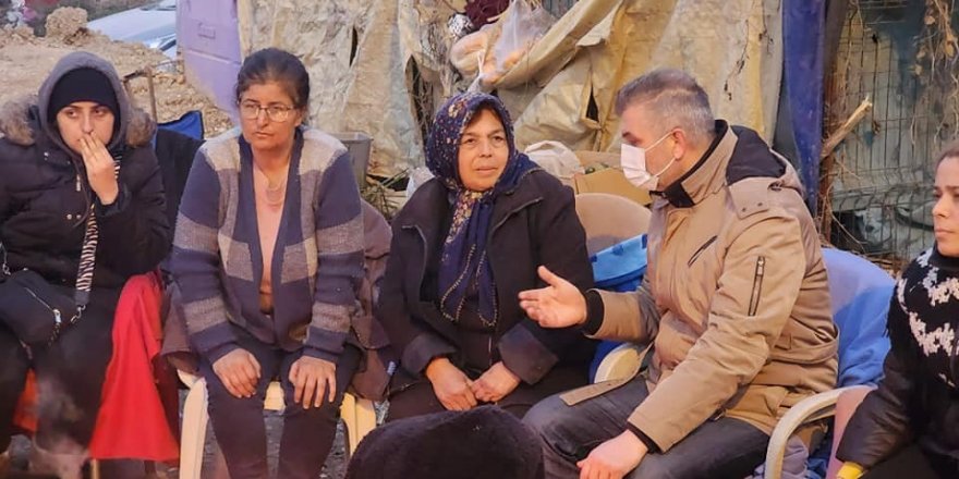 Hatay'da yaraları sarıyorlar