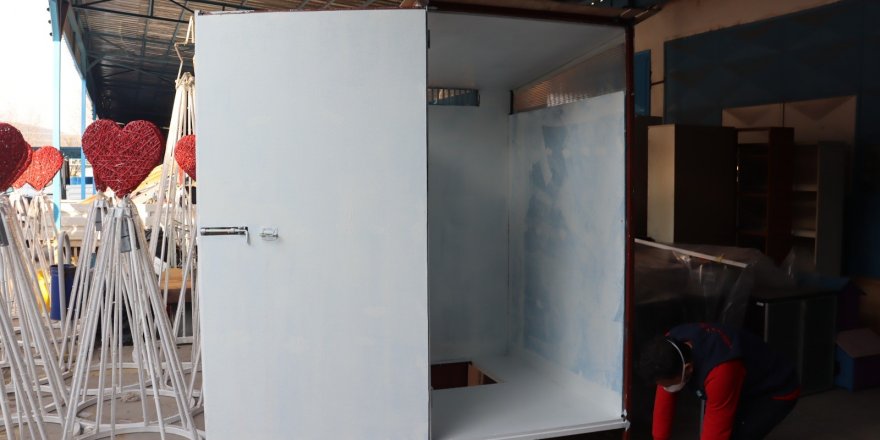 Deprem bölgesi için portatif tuvalet üretimine başlandı