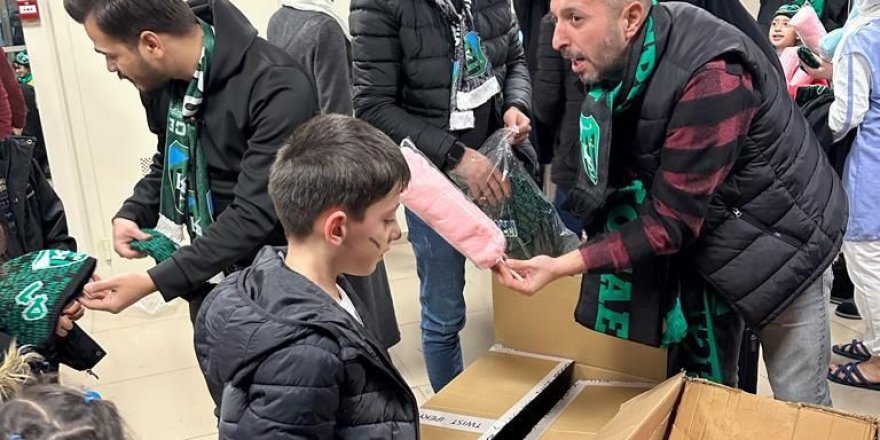 Çocukları sevindirdiler